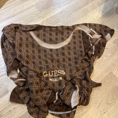 Sciarpa di seta Guess