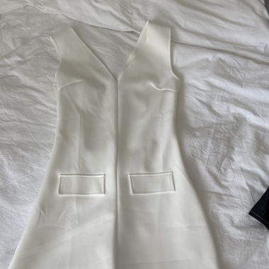 Abito mini bianco senza maniche