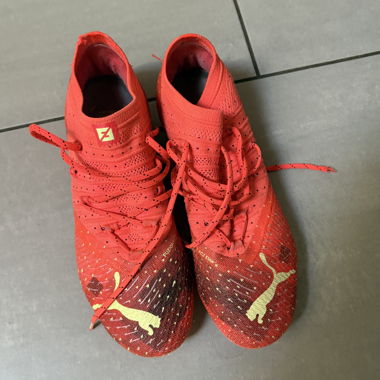 Chaussures de football Puma Gr. 37