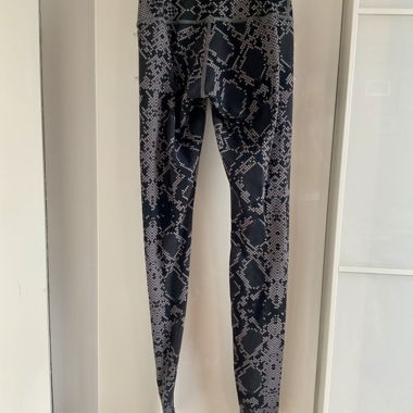 Leggings Lululemon Black Snakeskin Sz S