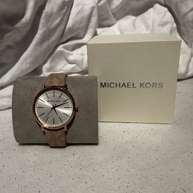 Michael Kors Analog Watch