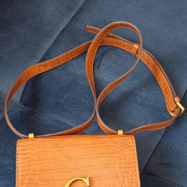 Braune Kunstleder Guess Handtasche