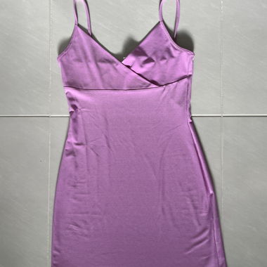 Robe lilas à bretelles