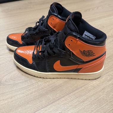 Air Jordan 1 High