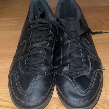 Scarpa taglia 43