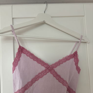 pink cami top