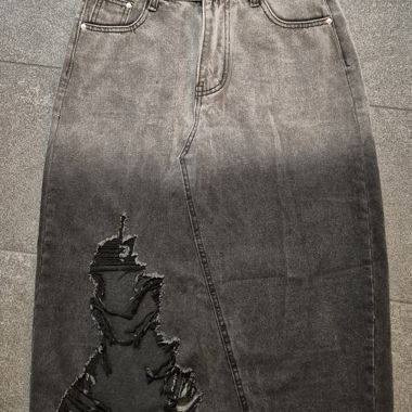 Gonna in jeans stile rock con frange e sfumature