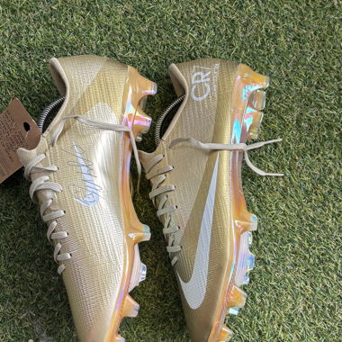 NIKE CR7 SOCCER SHOES