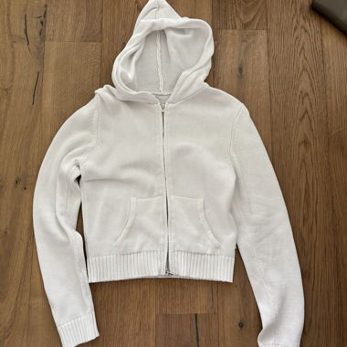 Veste à capuche en tricot blanche