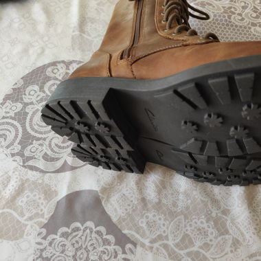 A vendre bottes en cuir Clarks 