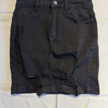 Black mini skirt by Missguided size 34