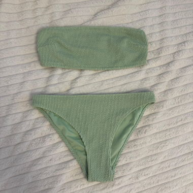 Grünes Bandeau Bikini-Set