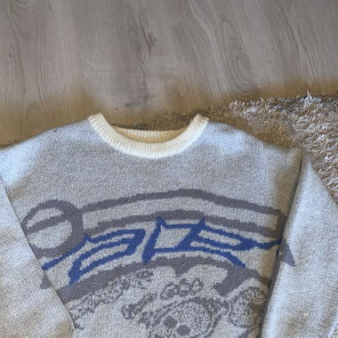 Cooler Pulli mit Muster / oversized