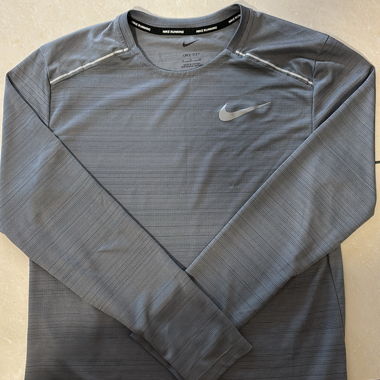 Nike Running T-Shirt mit langen Ärmeln