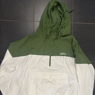 Leichte Jacke grün weiss