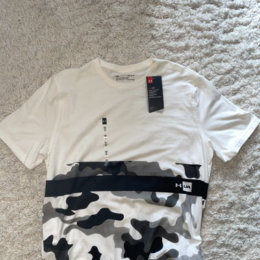 T-Shirt UNDER ARMOUR