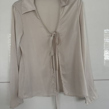 Women's long-sleeve shirt with bow & fashionable