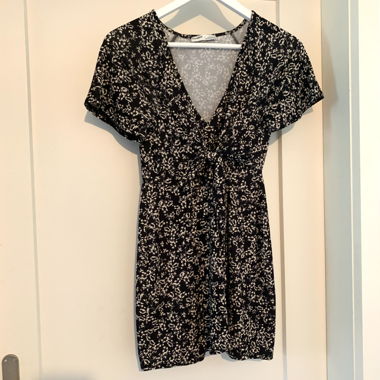 Süsses Sommerkleid mit Blumenmuster