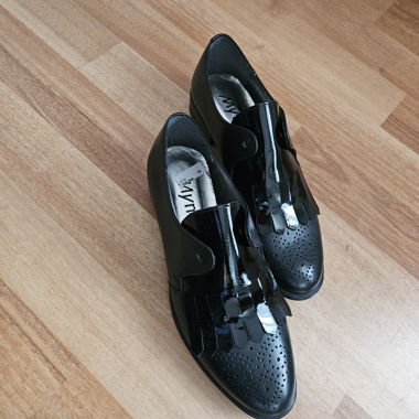 Scarpa nera Myma