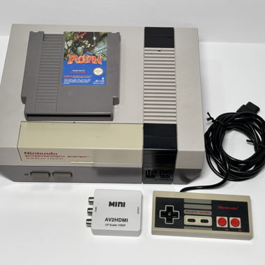 Nintendo NES Console - Game and accessories