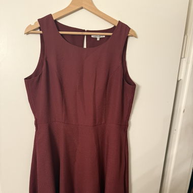 Everyday Elegance: Mint & Berry Dress – Size 42