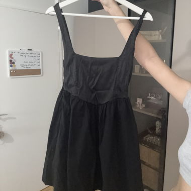 Zara-Kleid