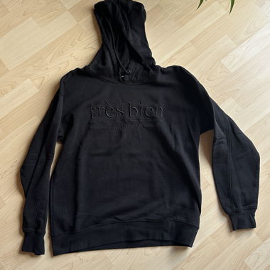 Schwarzer Hoodie