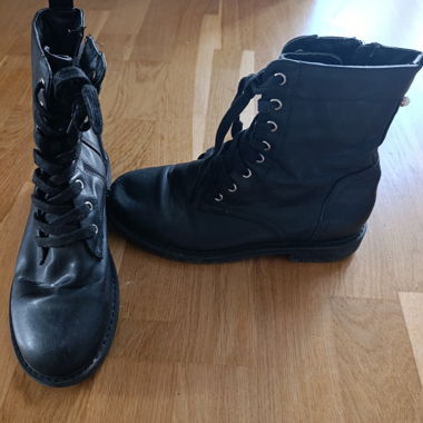 Ankle boots