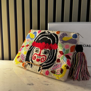MAMA TIERRA HANDMADE EMBROIDERY CLUTCH NEW 