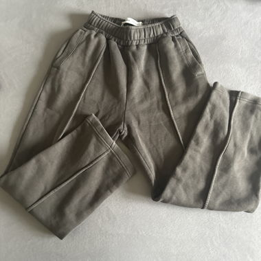 Graue Jogginghose