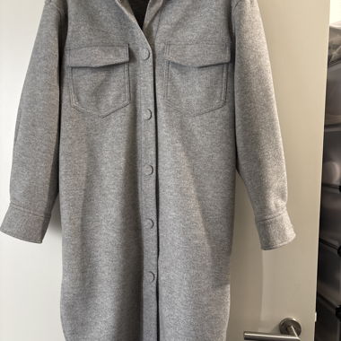 Long grey shirt-jacket