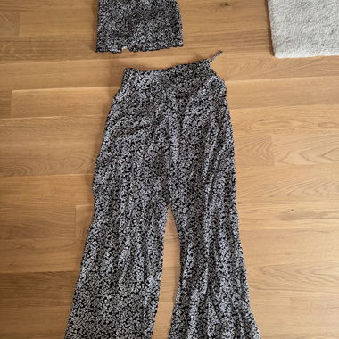 Blumen-Set aus Top und Hose