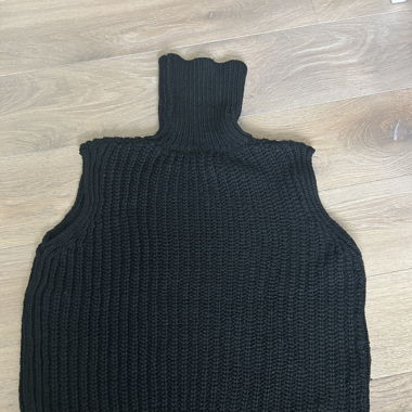 Sweater vest black
