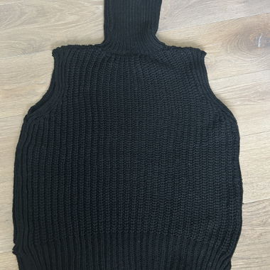 Sweater vest black