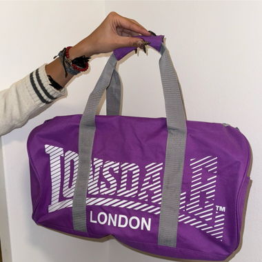 LONDSDALE  SPORT BAG IN PINK/PURPLE