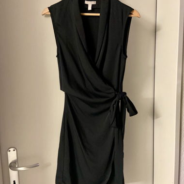 vestito a portafoglio nero