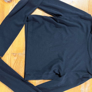 Cropped Long-Sleeve T-Shirt 