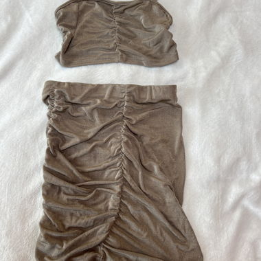 Two-piece set in Brown/Bronze
