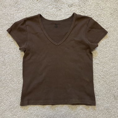 T-shirt brun ajusté