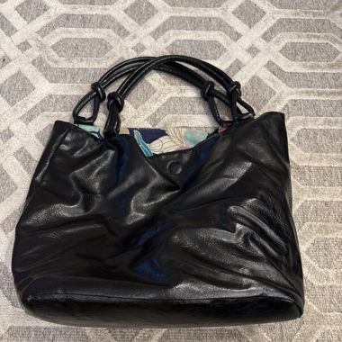 Borsa shopping in pelle nera