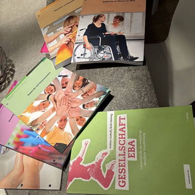 Assistentin Gesundheit und Soziales AGS Bücher