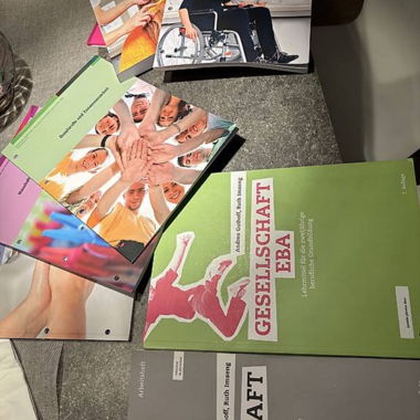 Assistentin Gesundheit und Soziales AGS Bücher