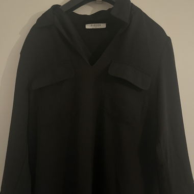 Schwarzes Mantelkleid 