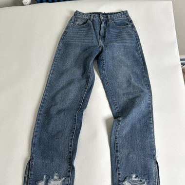 PrettyLittleThing Petite Jeans