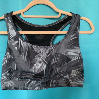 Top sportivo grigio