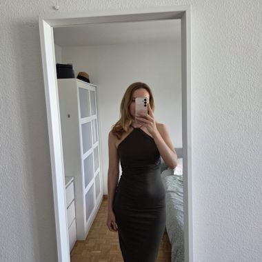 Robe midi dos nu