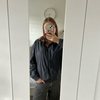 subdued wind jacket