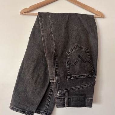 Black Levis jeans
