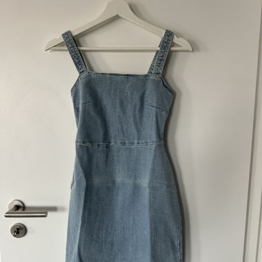Vestito in jeans con spalline