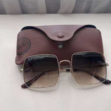 Ray-Ban Sonnenbrille mit Etui